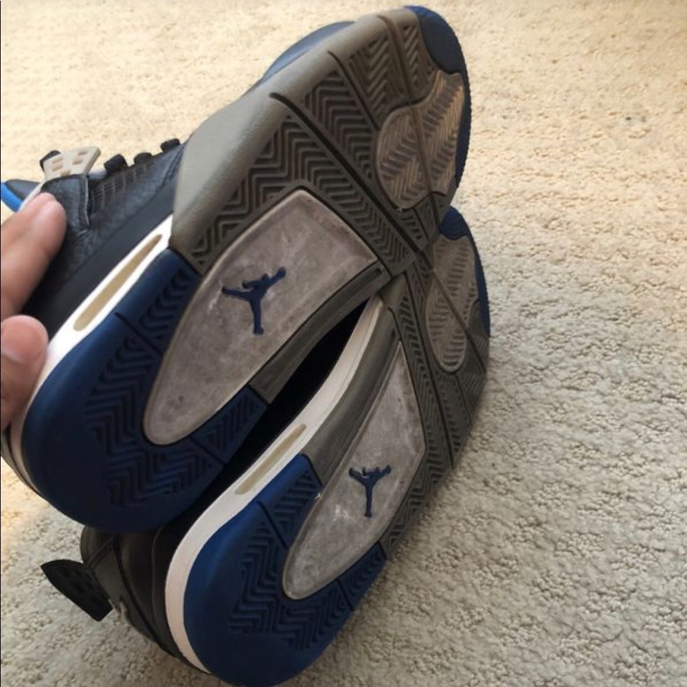 Jordan 4 - Picture 2 of 5